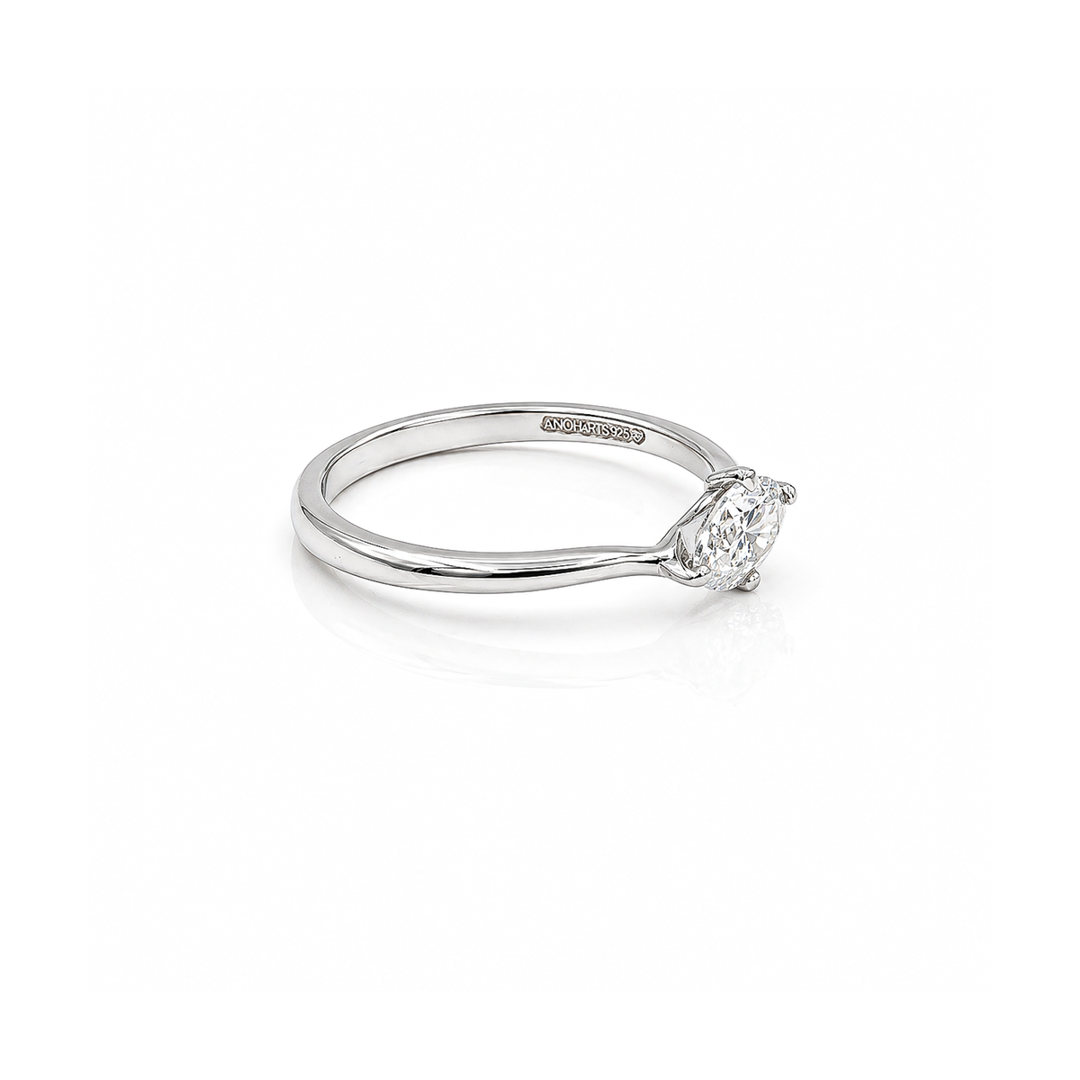 1.01ct Marquise-Cut Lab-Grown Diamond Engagements Ring