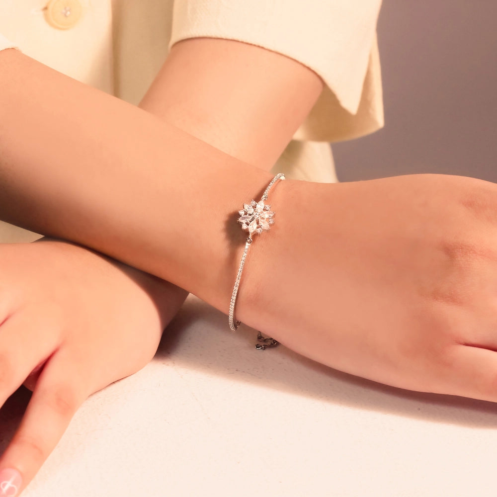 Snowflake Spark – Silver Adjustable Bracelet