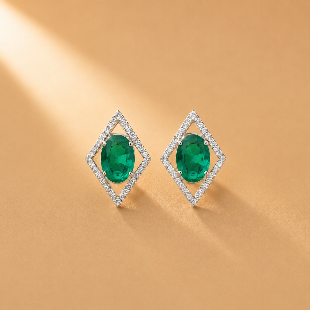 925 Sterling Silver Emerald Green Stone  Earrings