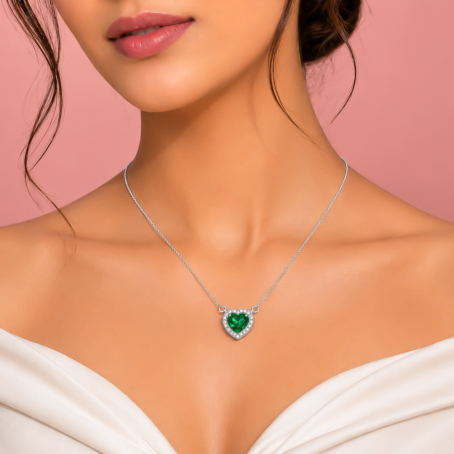 92.5 Silver Emerald Heart Pendant Necklace